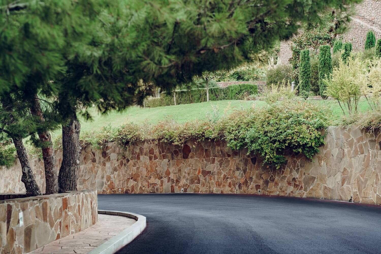 Form With Function: Retaining Walls That Elevate Commercial Curb Appeal