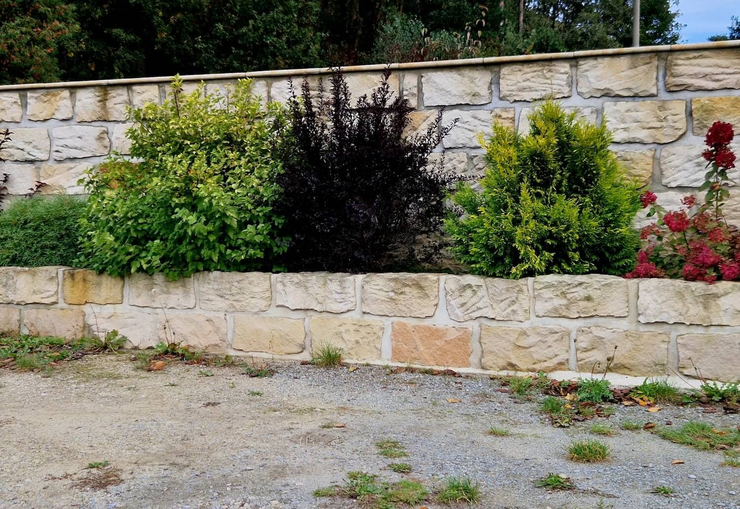 How to Hire the Right Contractor to Build Your Commercial Retaining Wall