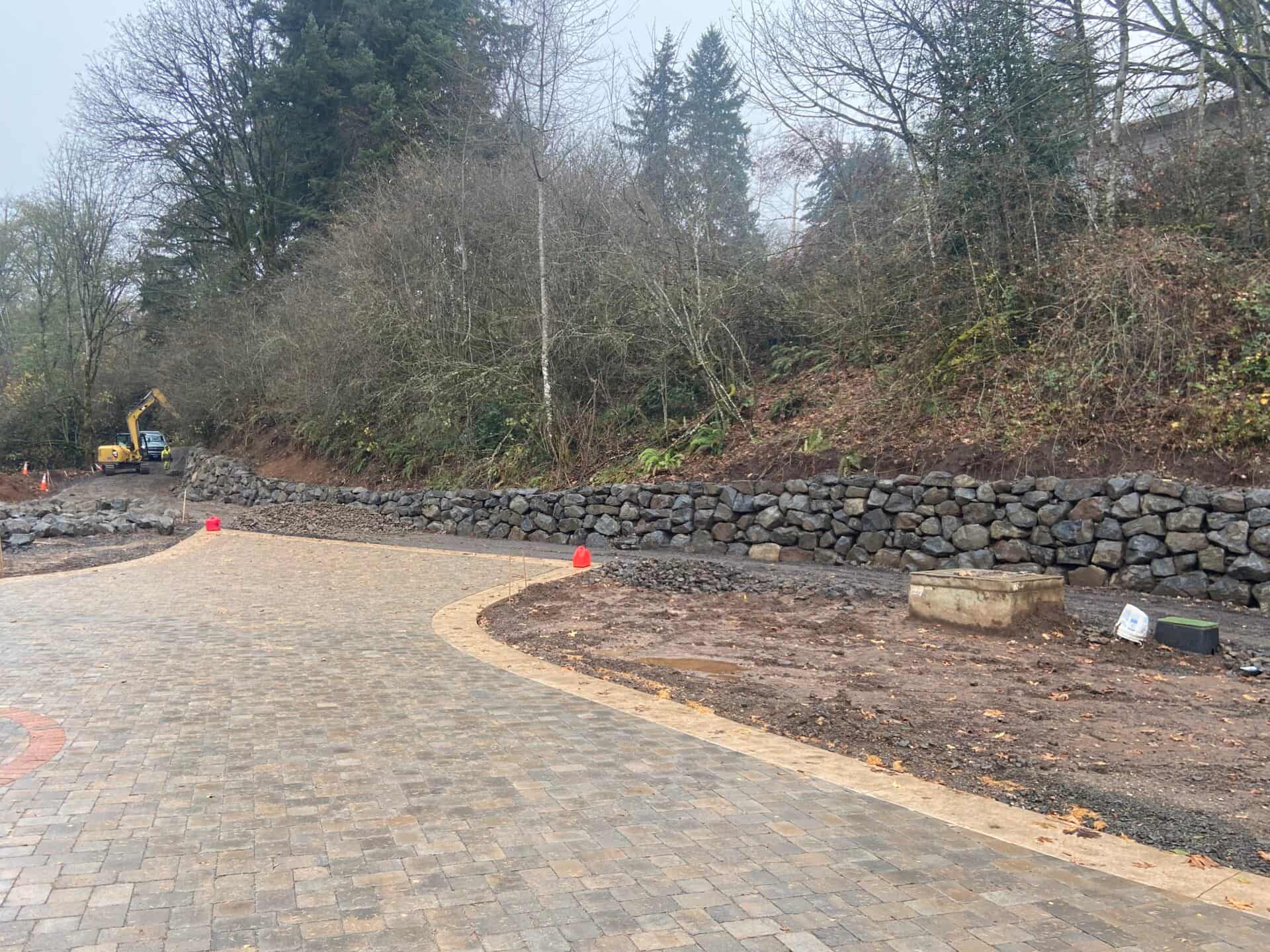 Engineered commercial retaining wall built by PacWest in Oregon