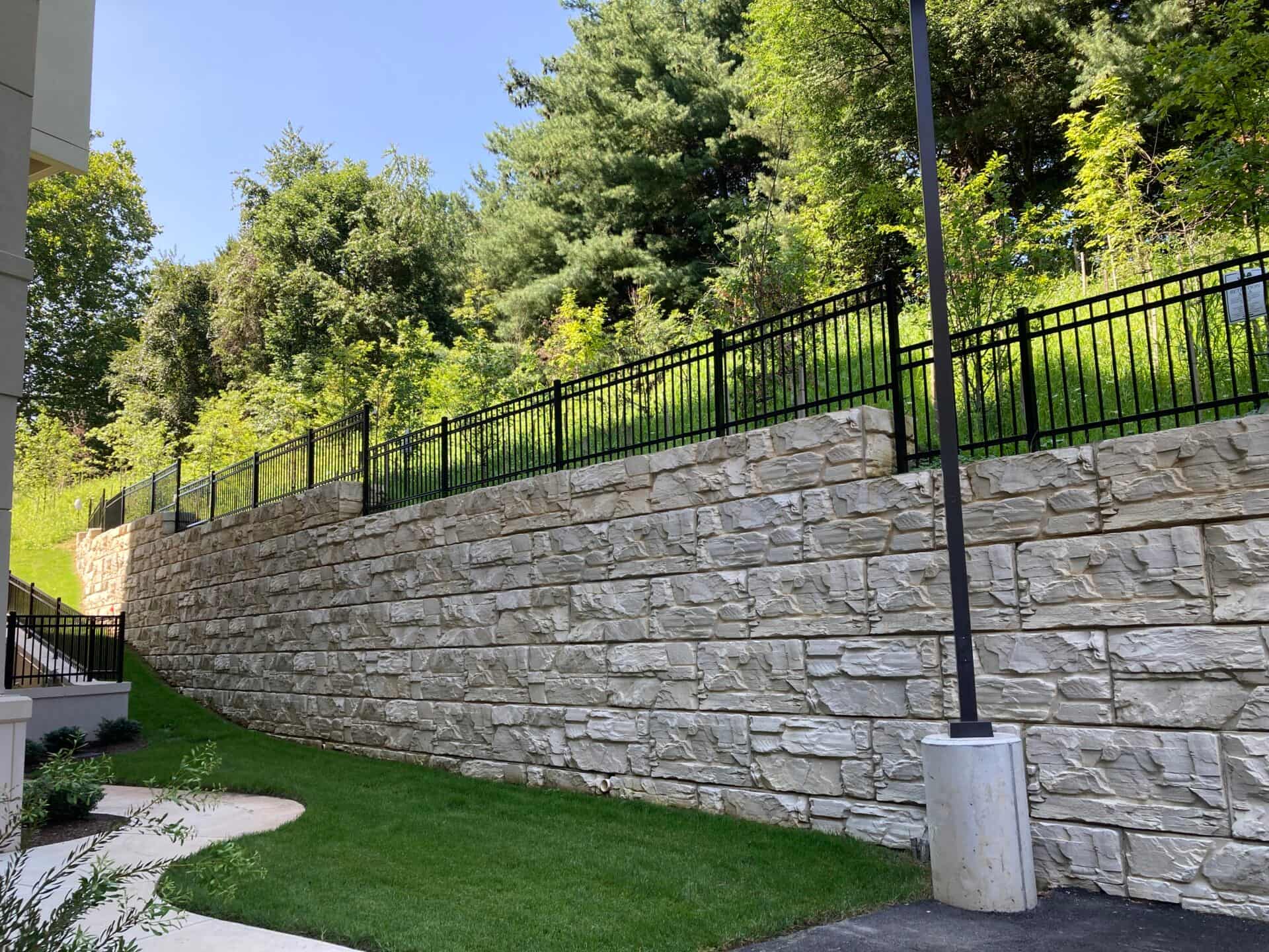 Engineered commercial retaining wall built by PacWest in Oregon