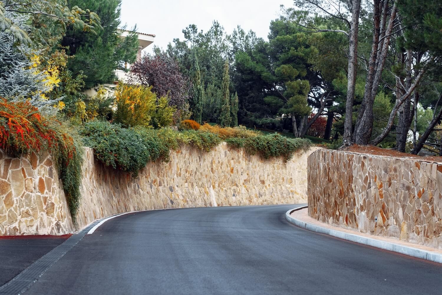 Engineering: Why Expert Site Assessment is Vital For Commercial Retaining Wall Builds